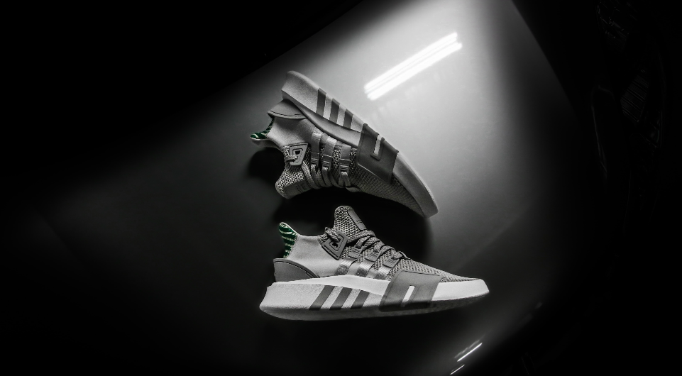ADIDAS V PUMA: UNA HISTORIA DIVIDIDA POR UN RÍÓ